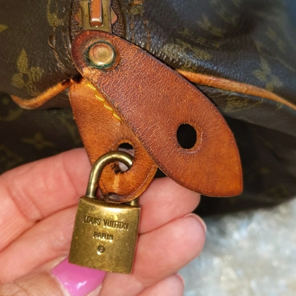Authentic Louis Vuitton Speedy 35 - Picture 14 of 15